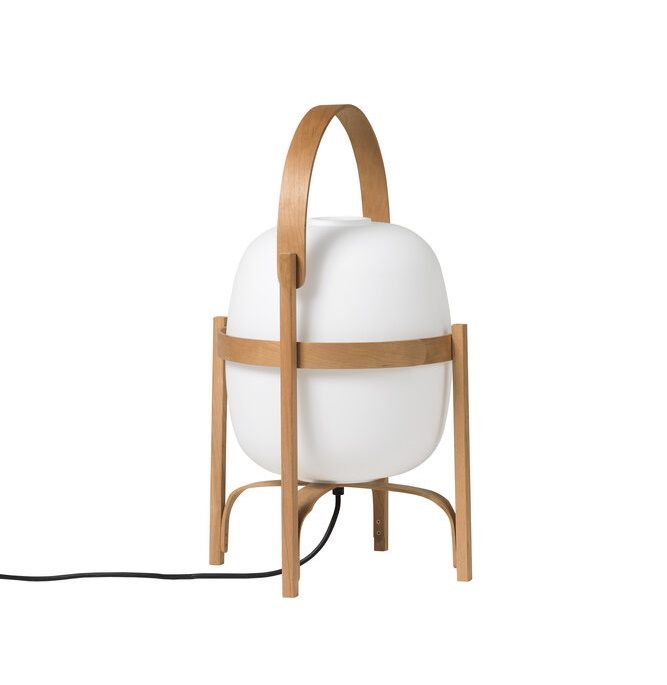 Cesta Tischleuchte von Santa & Cole: Weiße Laterne mit Holzgestell und Tragegriff.