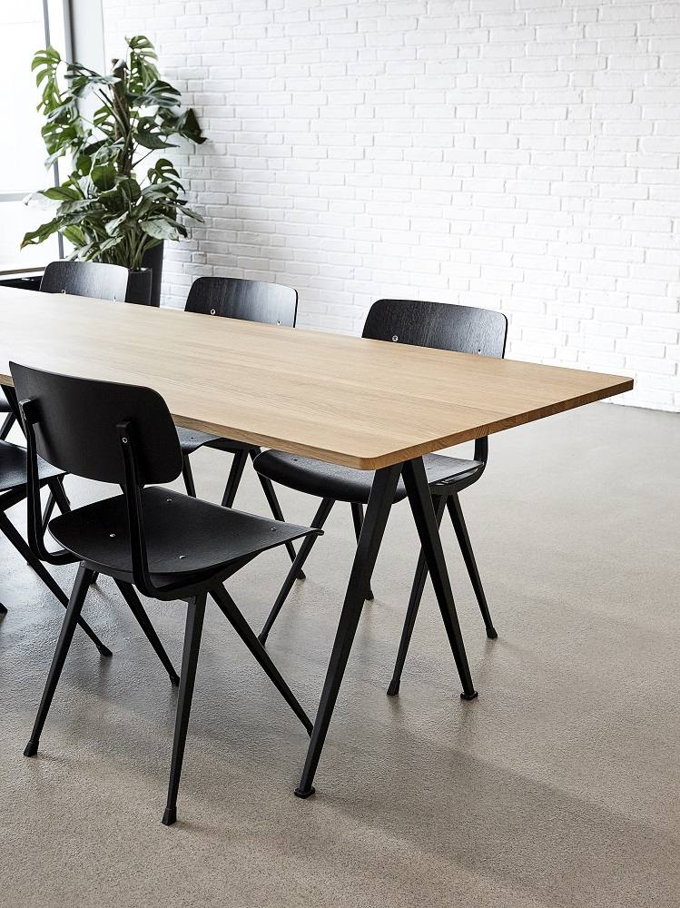 Pyramid Table 02 Esstisch Hay Eiche geräuchert schwarz B 190 x T 85