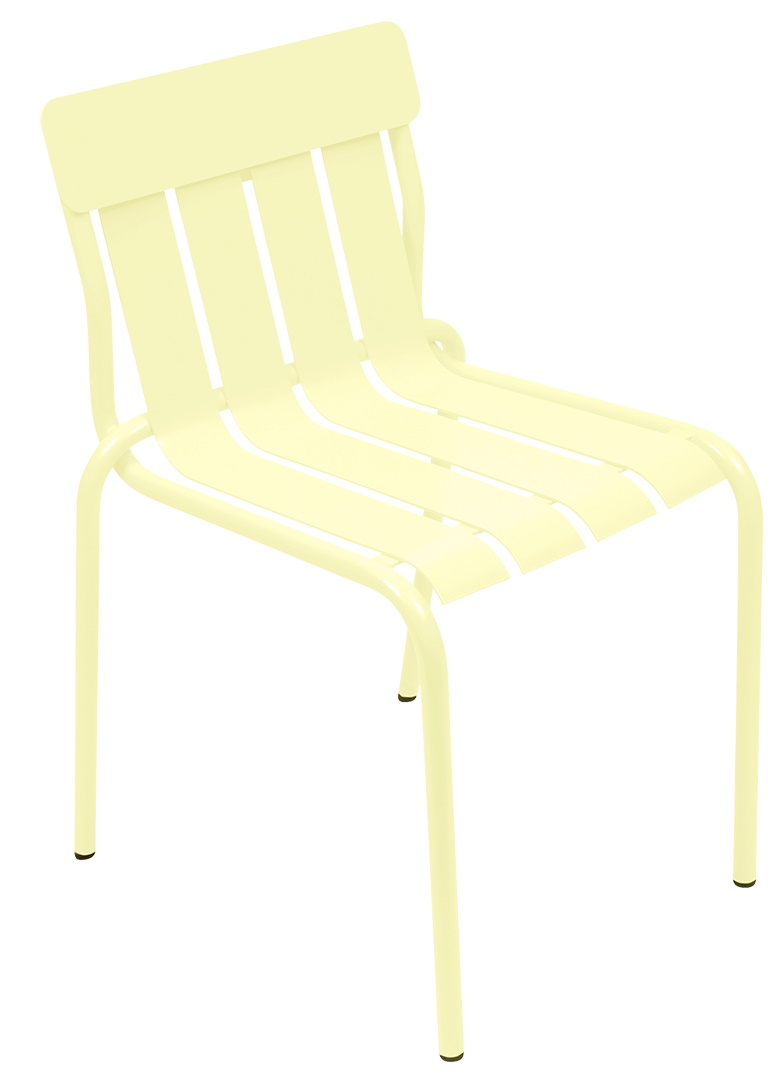 Gelber Stripe Chair Stuhl von Fermob für den Außenbereich, Gartenmöbel mit Streifenmuster.