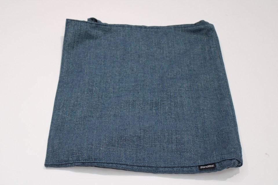 Ersatzbezug für Ada Stuhl von Zanotta in Jeans-Optik. Stuhlbezug aus Stoff, blau.