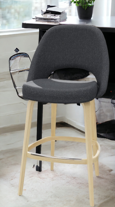 Grauer Saarinen Barhocker von Knoll International mit Holzbeinen und Fußstütze. Moderner Barstuhl für Küche oder Bar.