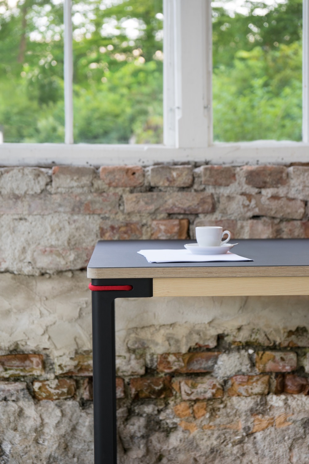 Seiltänzer Tisch Nils Holger Moormann