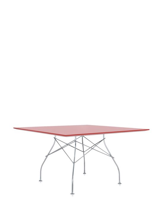 Roter, quadratischer Glossy Tisch von Kartell mit verchromtem, filigranem Untergestell für Esszimmer.