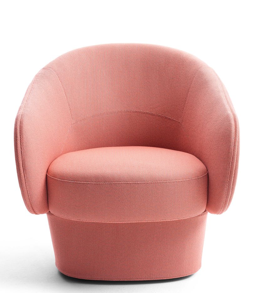 Nahaufnahme: Roc Drehsessel von Cor in Rosa, moderner Sessel mit Tellerfuß.