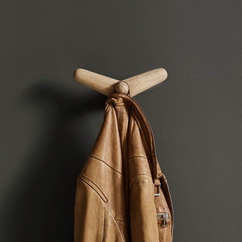 Tail Wing Haken Small Schwarz Lackierte Birke Woud EINZELSTÜCK