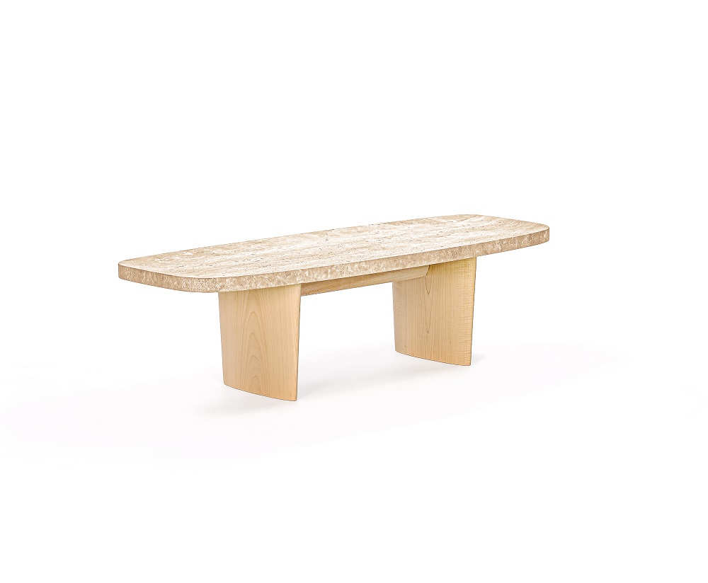 Classicon Matéria Beistelltisch: Moderner Tisch mit Travertin-Tischplatte und hellem Holzfuß für Wohnzimmer.