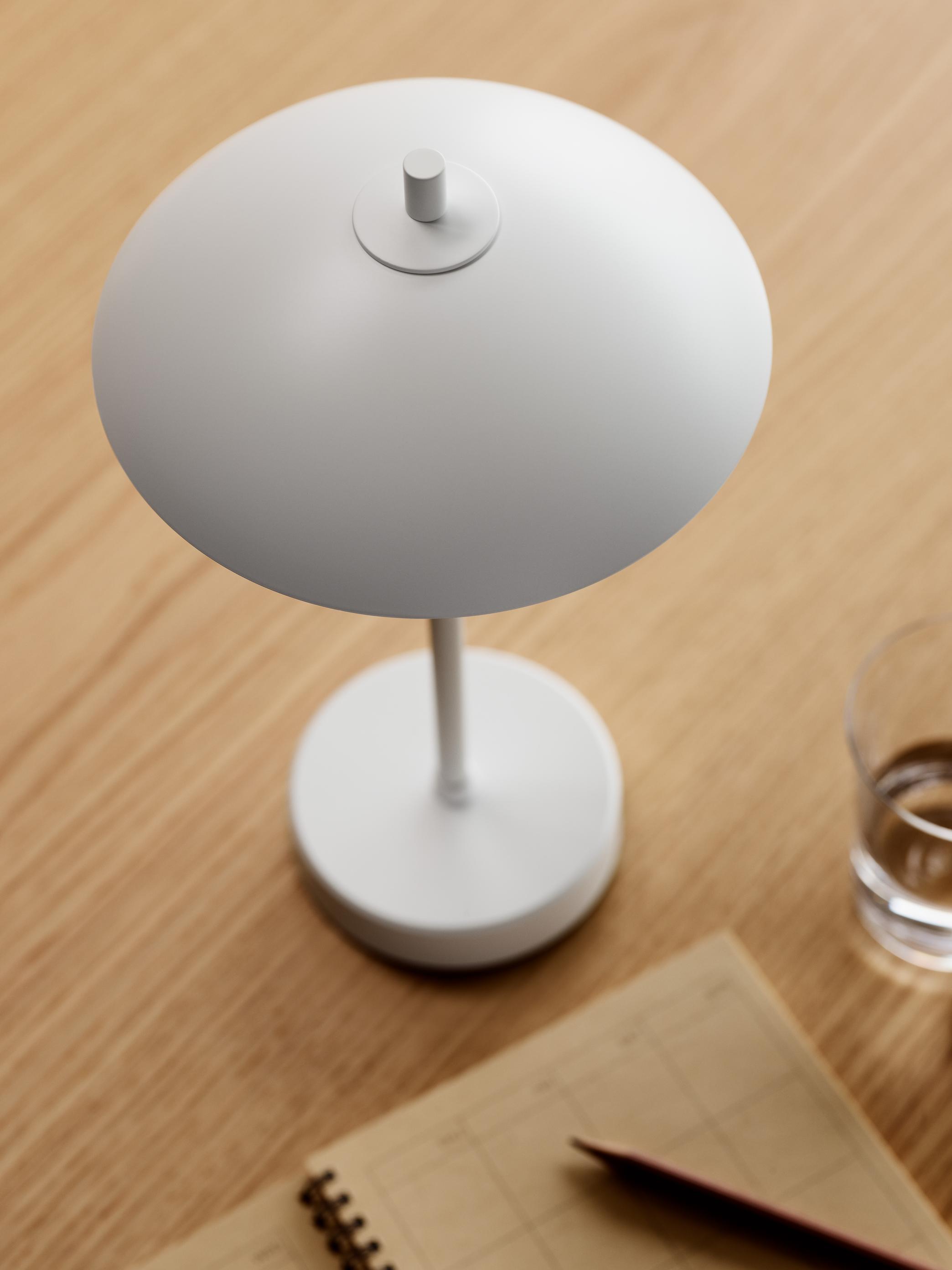 Clam Portable Tischleuchte Akkuleuchte Fritz Hansen