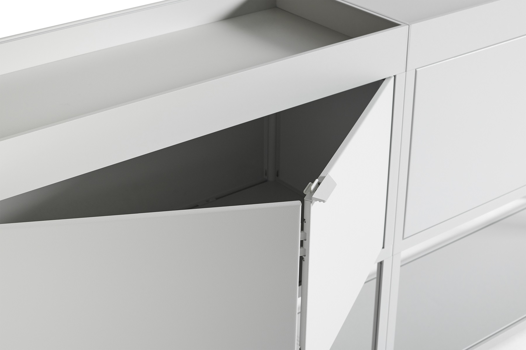 New Order Sideboard von Hay in Anthrazit mit offener Tür, modernes Designmöbel.