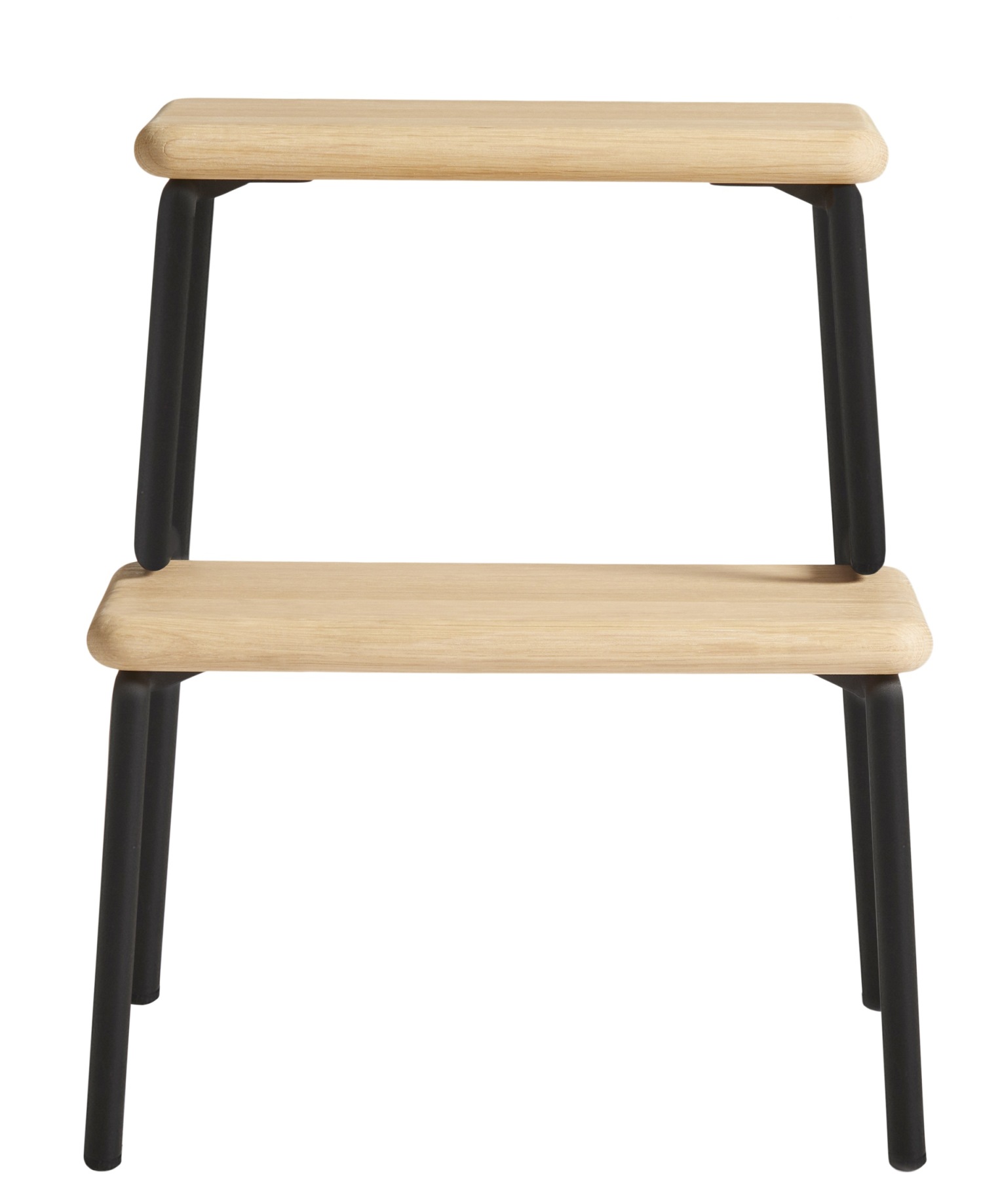 Slalom Step Stool von Woud: Tritthocker aus hellem Holz mit schwarzem Metallgestell.