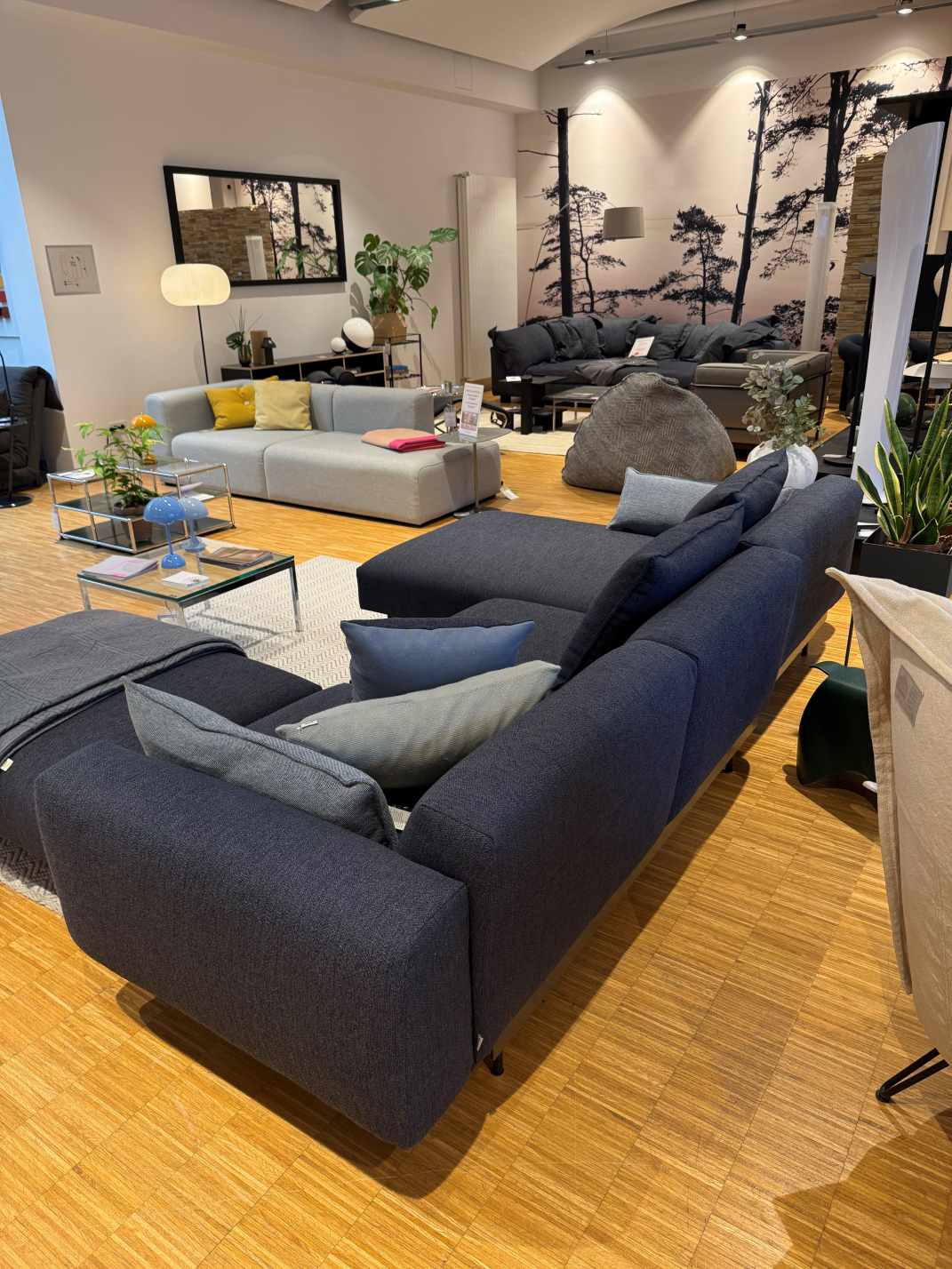 In Situ Modular Sofa 3-Sitzer Chaise Longue Configuration 7 mit Ottoman Muuto AUSSTELLUNGSSTÜCK