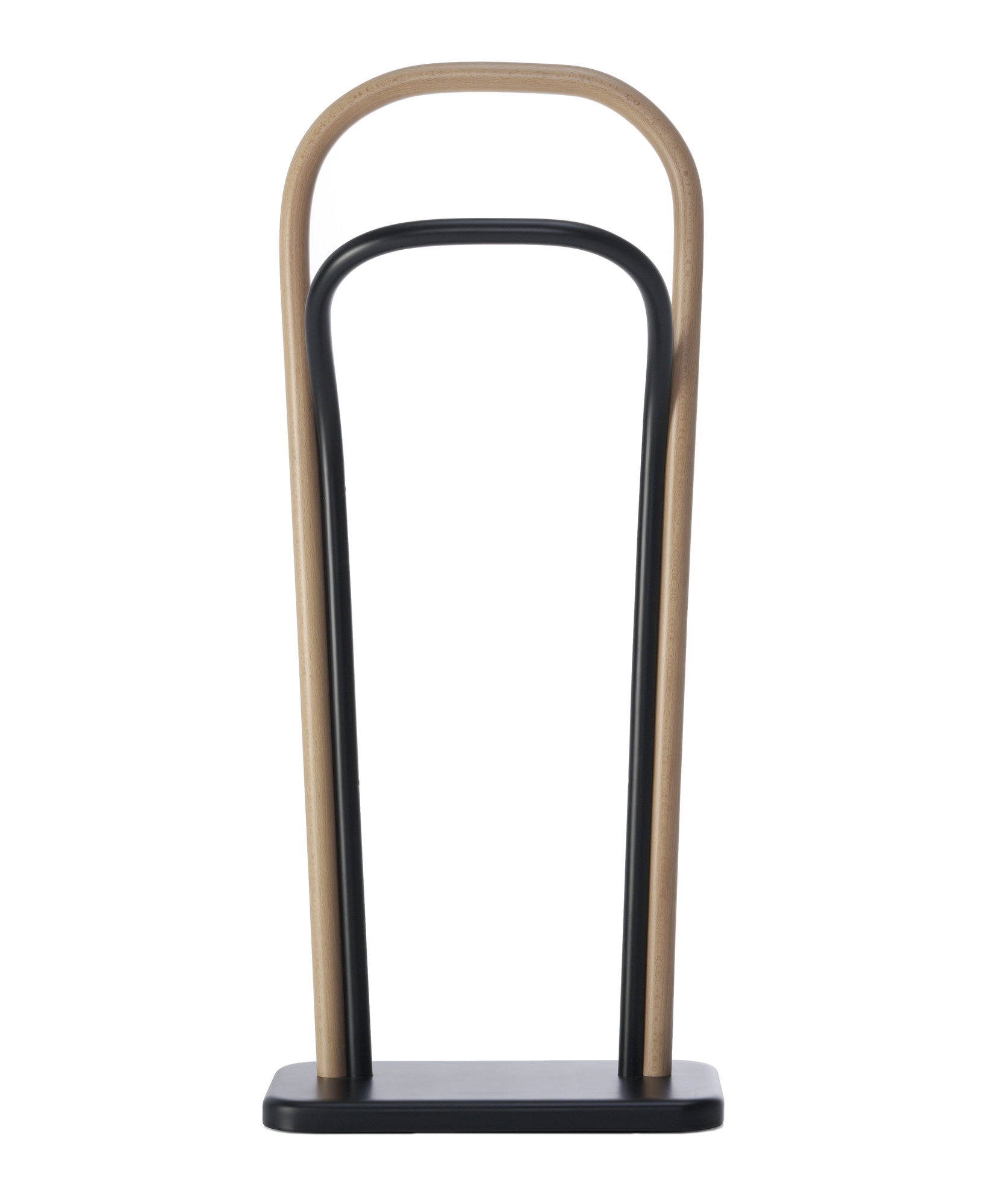 Arch Stummer Diener von Wiener GTV Design: Moderner Kleiderständer aus gebogenem Holz und schwarzem Metall.