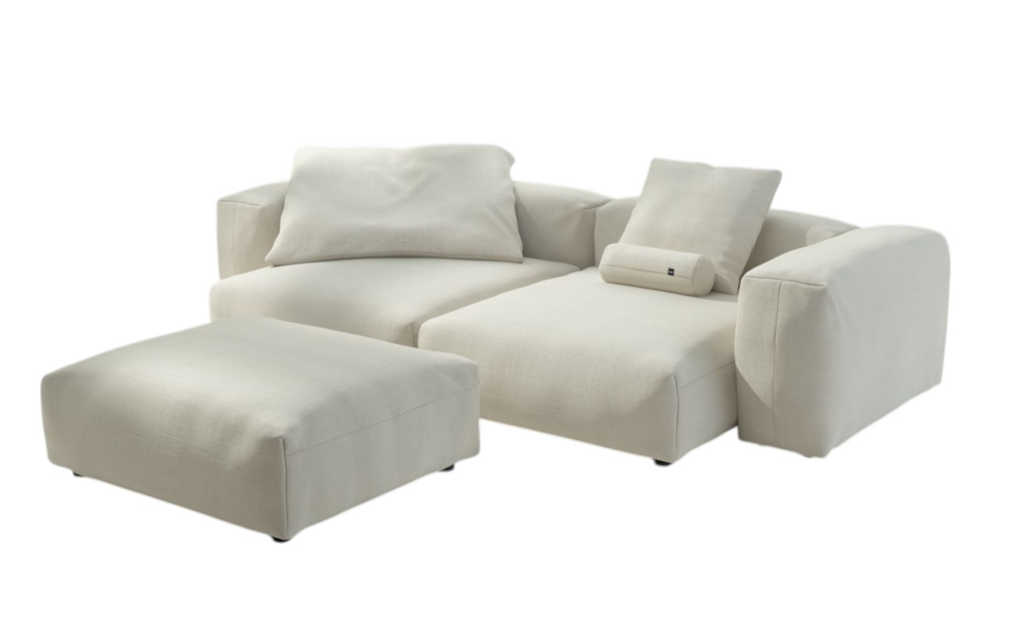 Vetsak Sofa Set 03 Medium Outdoor, 3,5-Sitzer in Beige mit Hocker und Kissen.