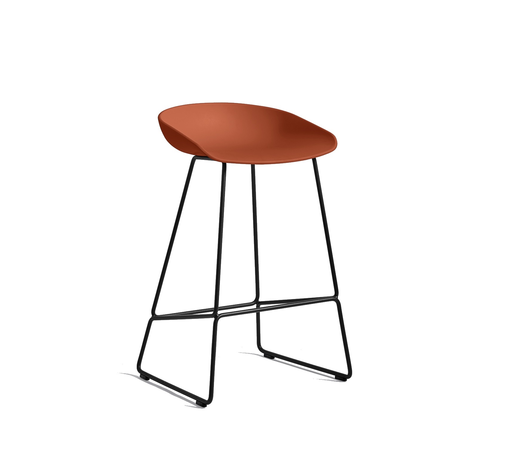 Moderner Barhocker in Terrakotta mit schwarzem Metallgestell für Küche oder Bar.