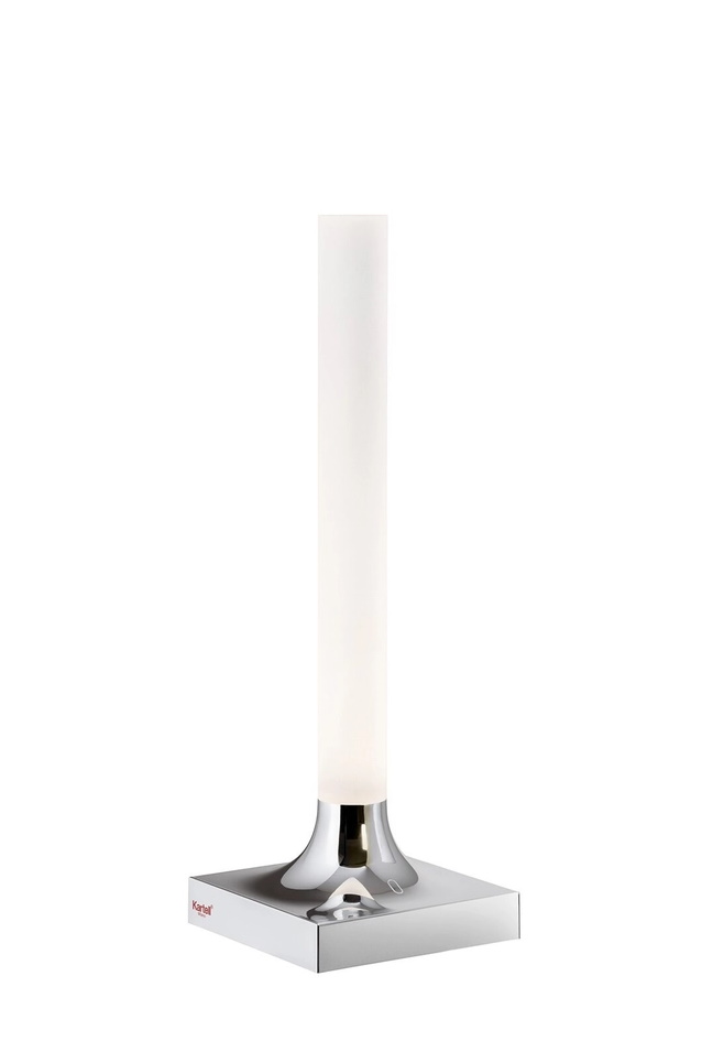 Bild der Kartell Goodnight Akkuleuchte, verchromt und poliert, moderne Tischleuchte für Innenräume.