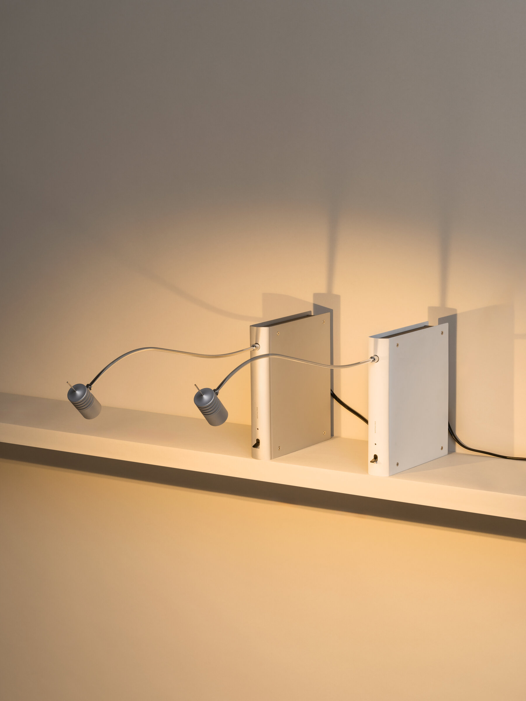 Bib Luz Tischleuchte Off White Santa & Cole