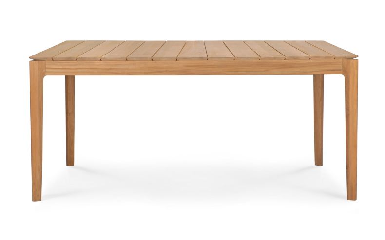 Bok Outdoor Esstisch aus Teakholz von Ethnicraft, rechteckig, mit Lattenrost-Tischplatte und vier Beinen.