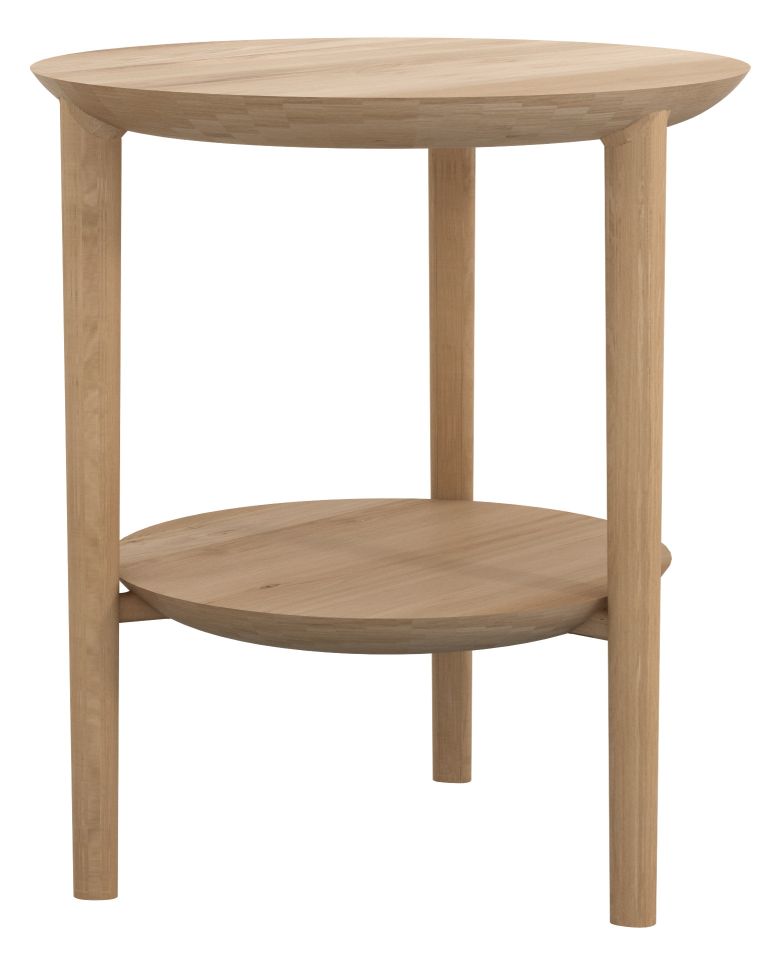 Bok Beistelltisch aus Eiche von Ethnicraft mit runder Tischplatte und Ablage.