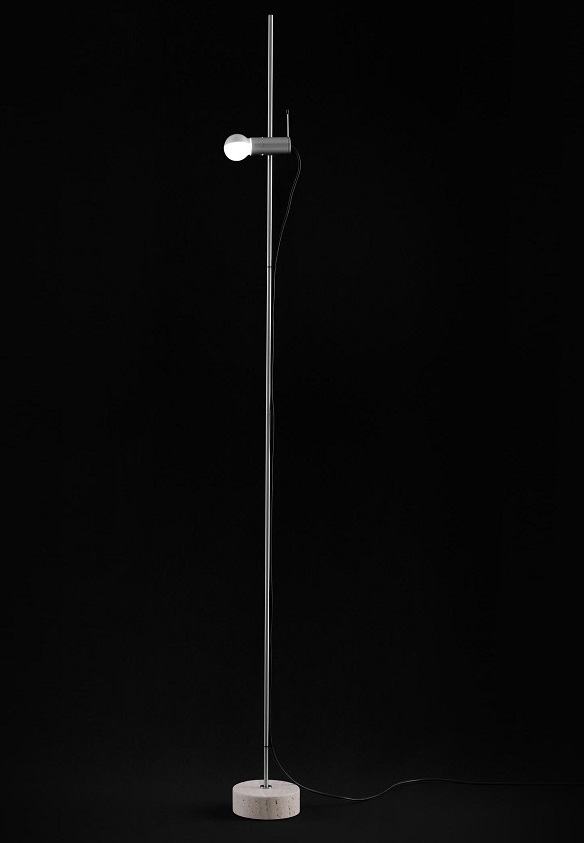 Agnoli Stehleuchte von Oluce: Moderne Stehlampe mit minimalistischem Design und hellem Licht.