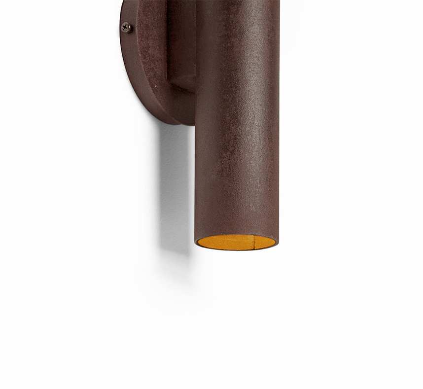Sconce30 Wandleuchte von Graypants in Rostbraun: Moderne Innenbeleuchtung für stilvolles Ambiente.