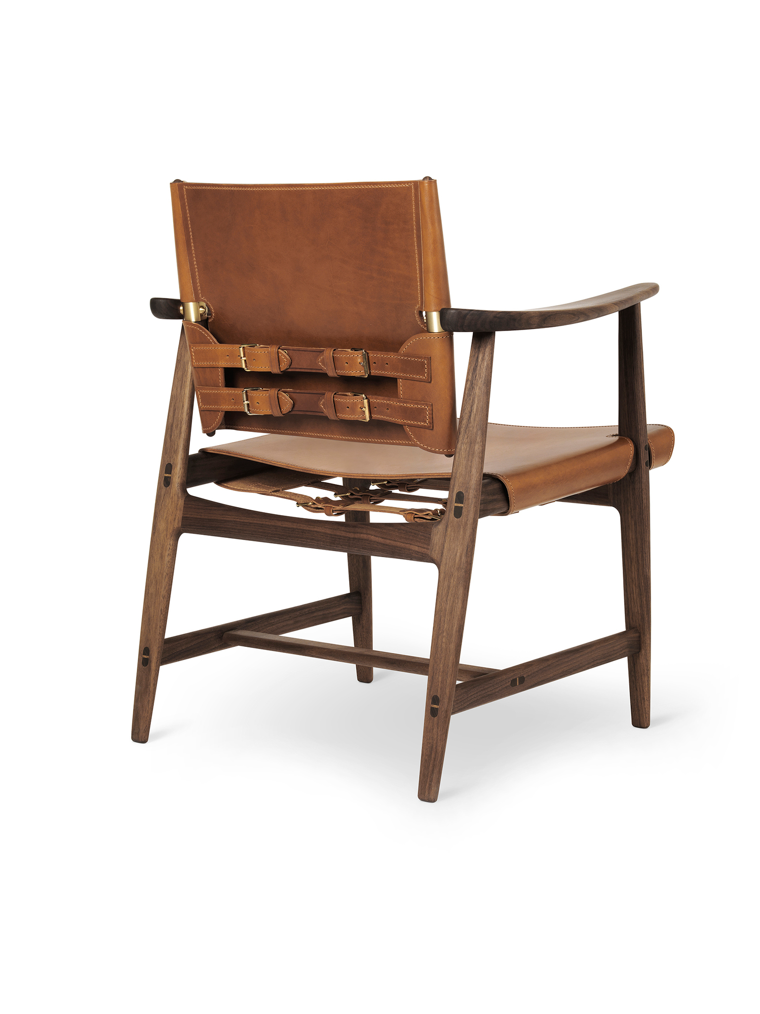 Huntsman Chair: Holzstuhl aus geölter Walnuss mit cognacfarbenem Leder von Carl Hansen & Søn.