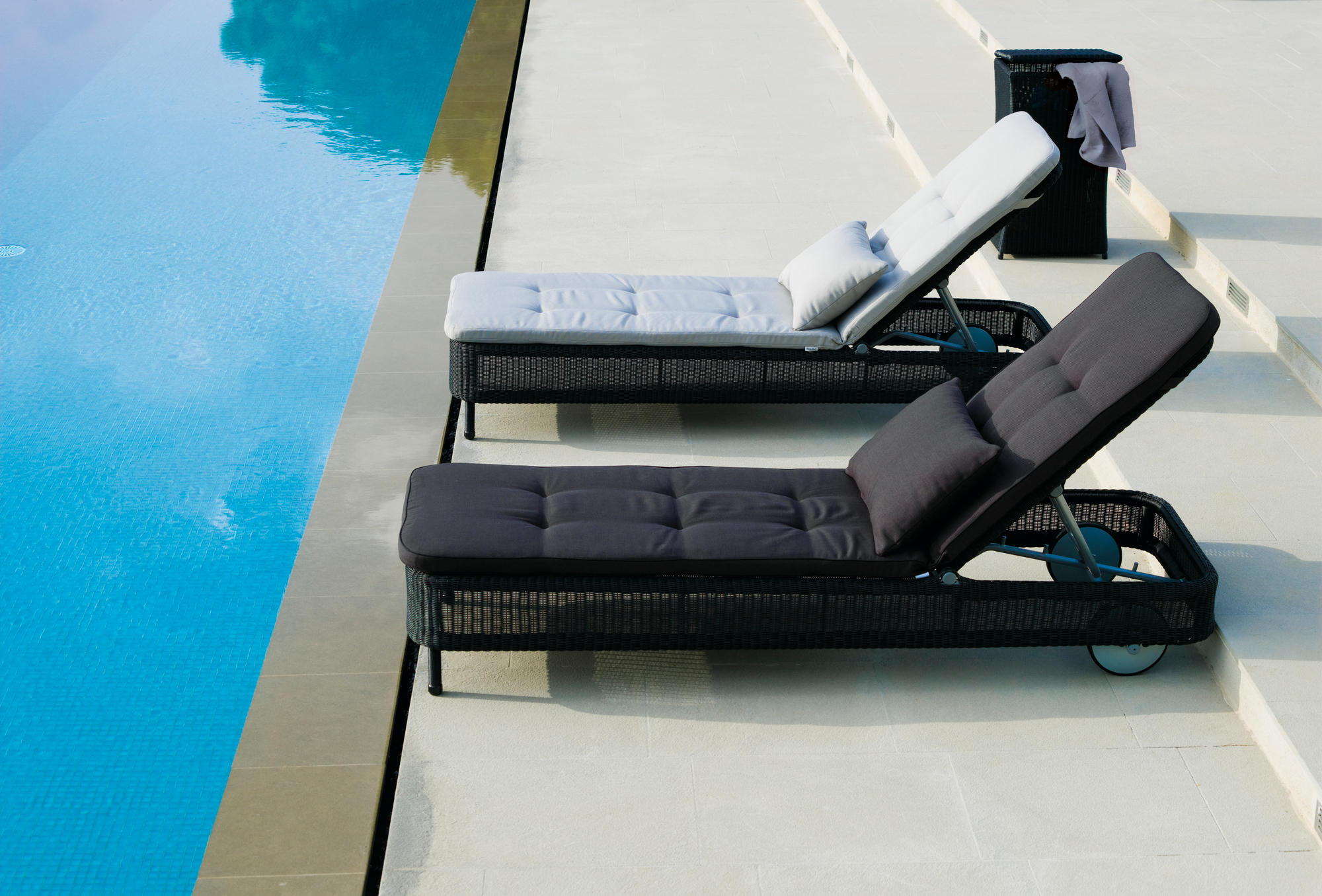 Presley Outdoor Sonnenliege Cane-Line taupe