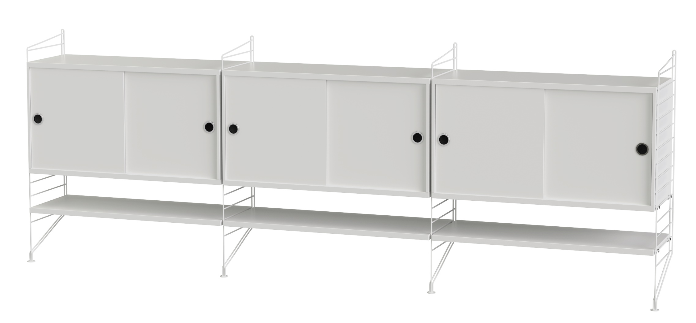 Weißes String Regalsystem mit Schiebetüren und Regalböden für Wohnzimmer und Büro.