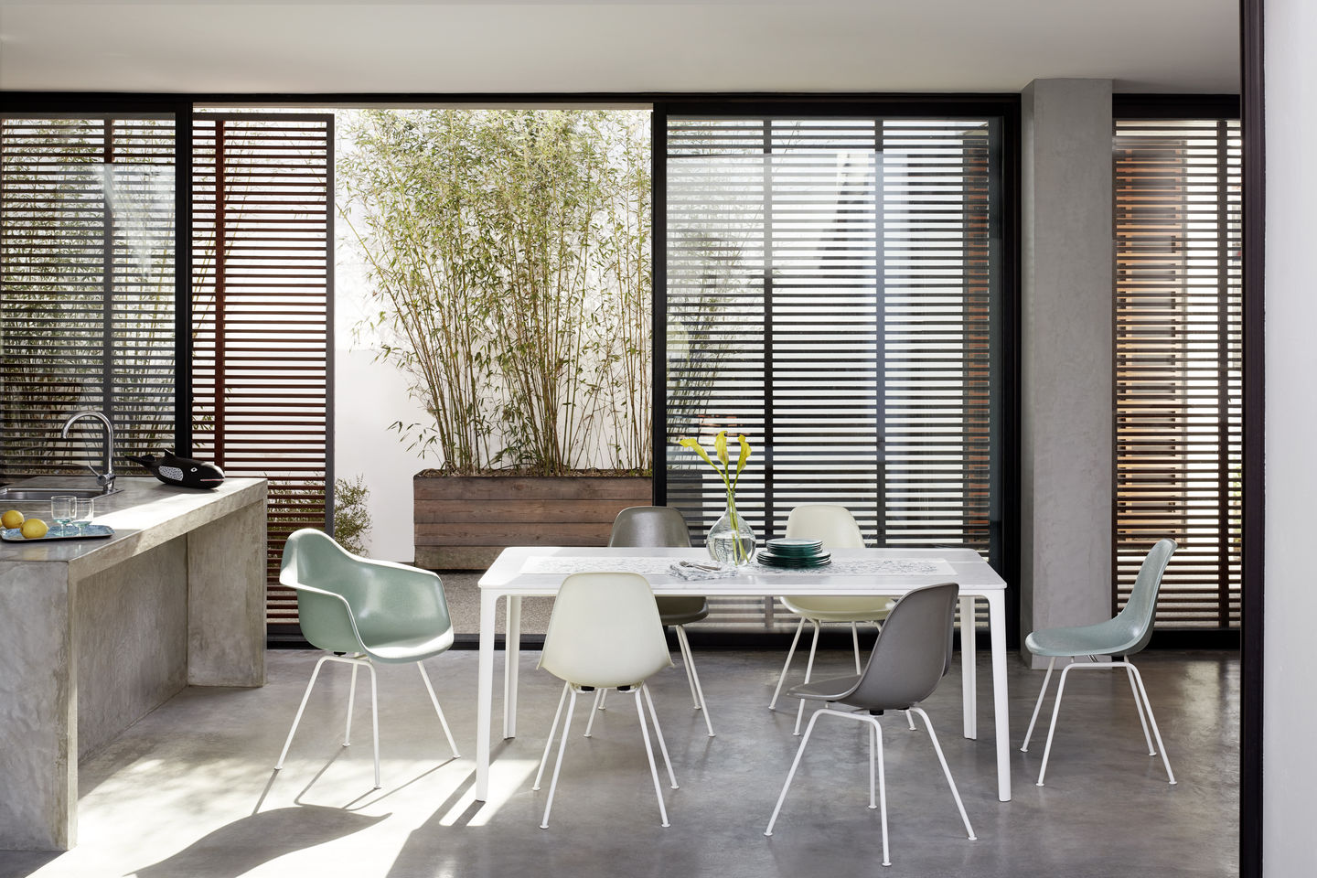 Eames Fiberglass Chair DSX Stuhl Vitra