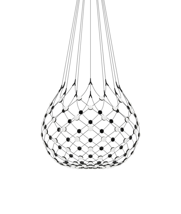 D86 Mesh Deckenleuchte von Luceplan: Moderne Hängelampe mit schwarzem Kabel und filigranem Netzdesign.