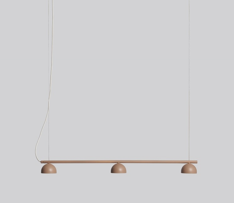 Beige Blush Rail Pendelleuchte von Northern: Moderne Hängelampe mit drei Leuchten für Wohnzimmer und Esszimmer.