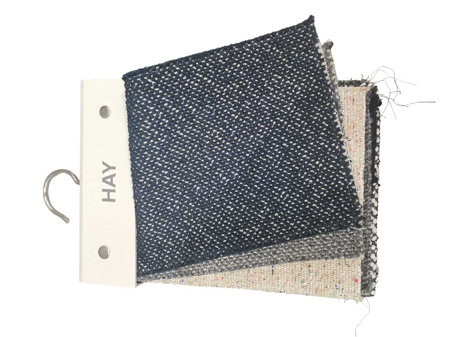 Stoffmuster Fairway von Hay in verschiedenen Farben und Texturen auf einem Musterfächer.