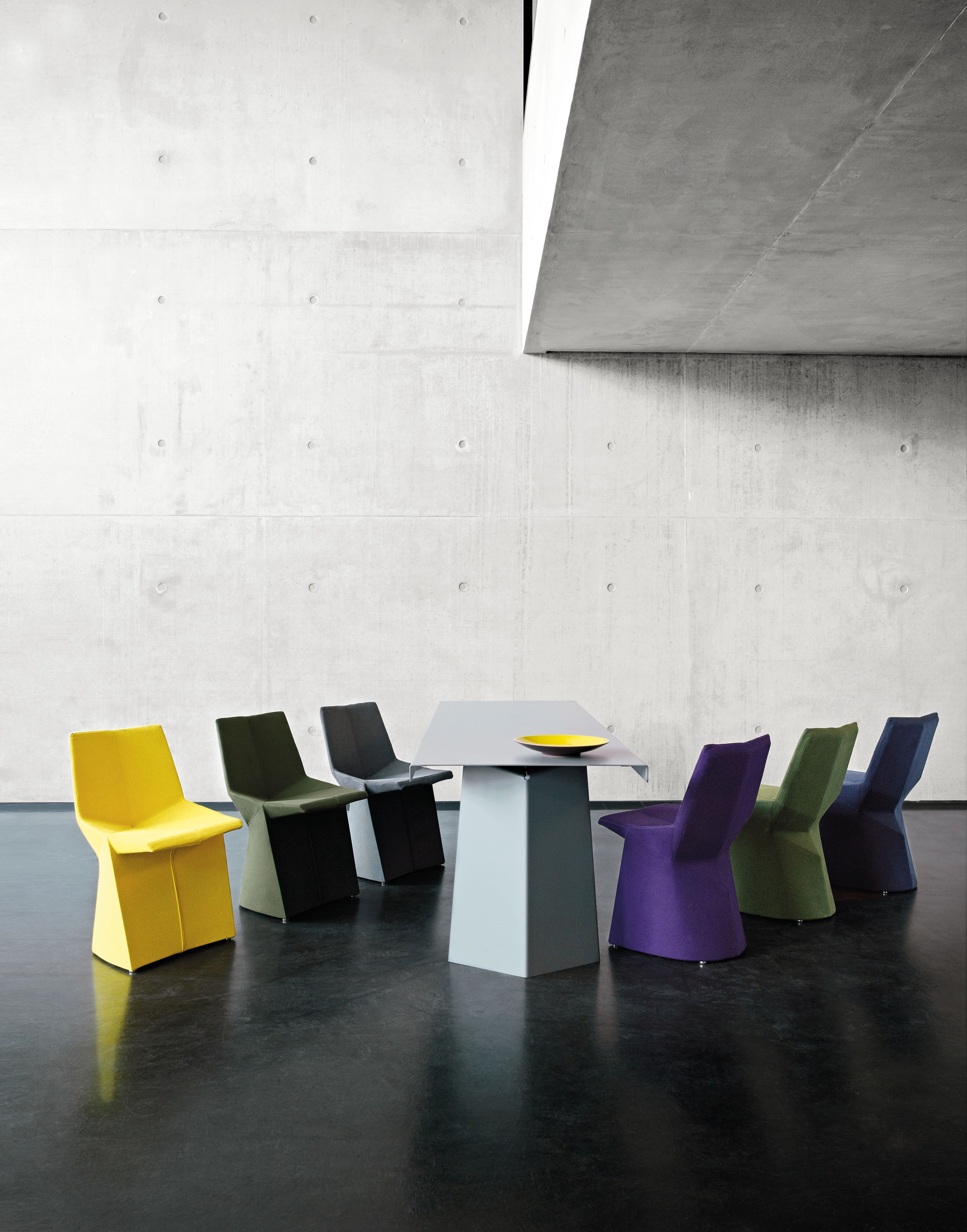 Pallas Tisch Indoor ClassiCon