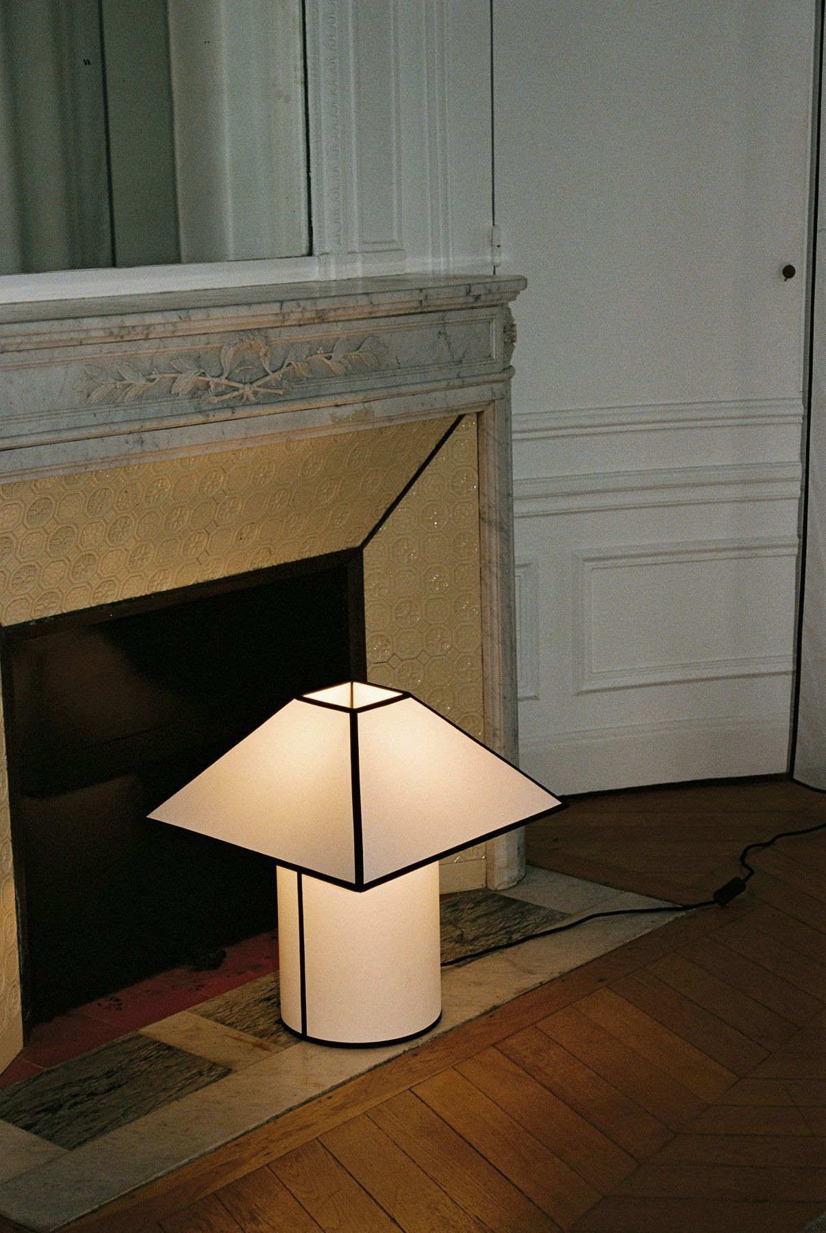 Ava Pyramid Table Lamp Tischleuchte Hay