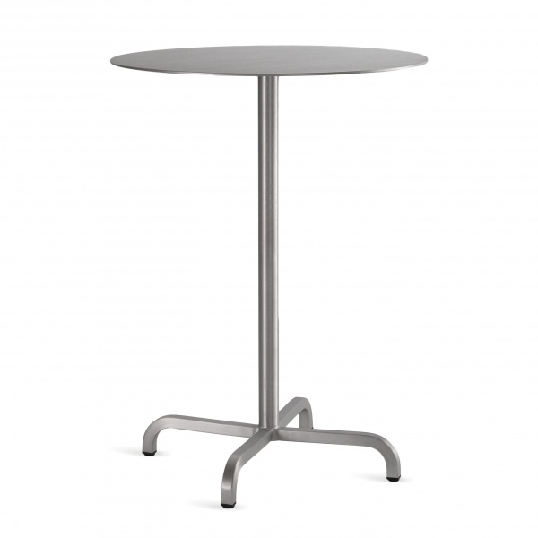 Emeco 20-06 runder Cafétisch aus gebürstetem Aluminium, ideal für Gastronomie und moderne Einrichtungen.