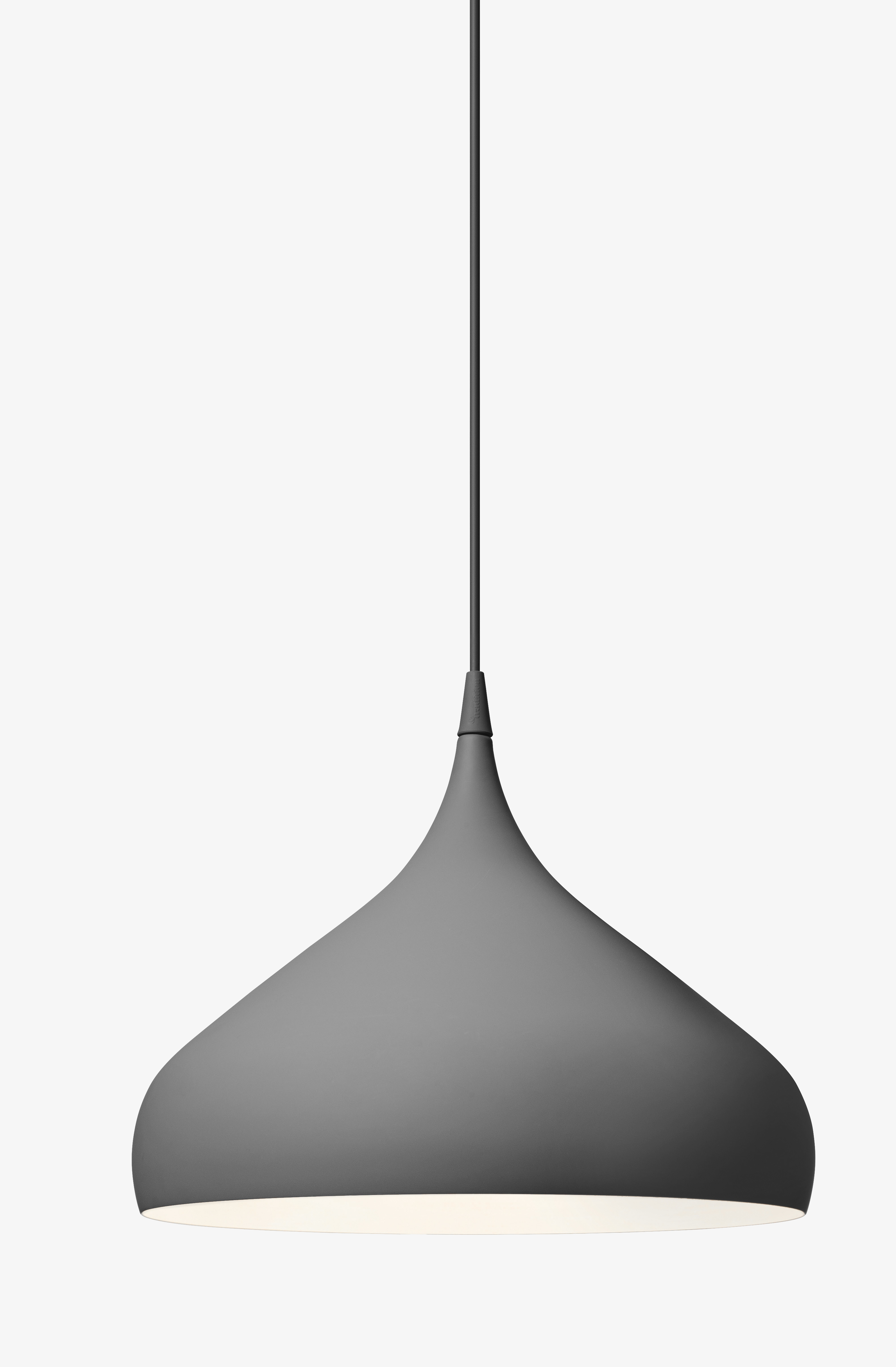 Graue AndTradition Spinning BH2 Pendelleuchte mit Kegelform und warmem Lichtschein. Moderne Hängelampe für Wohnräume.