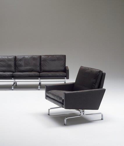 Schwarzes PK31 Ledersofa und Sessel von Fritz Hansen mit Stahlgestell im minimalistischen Design.