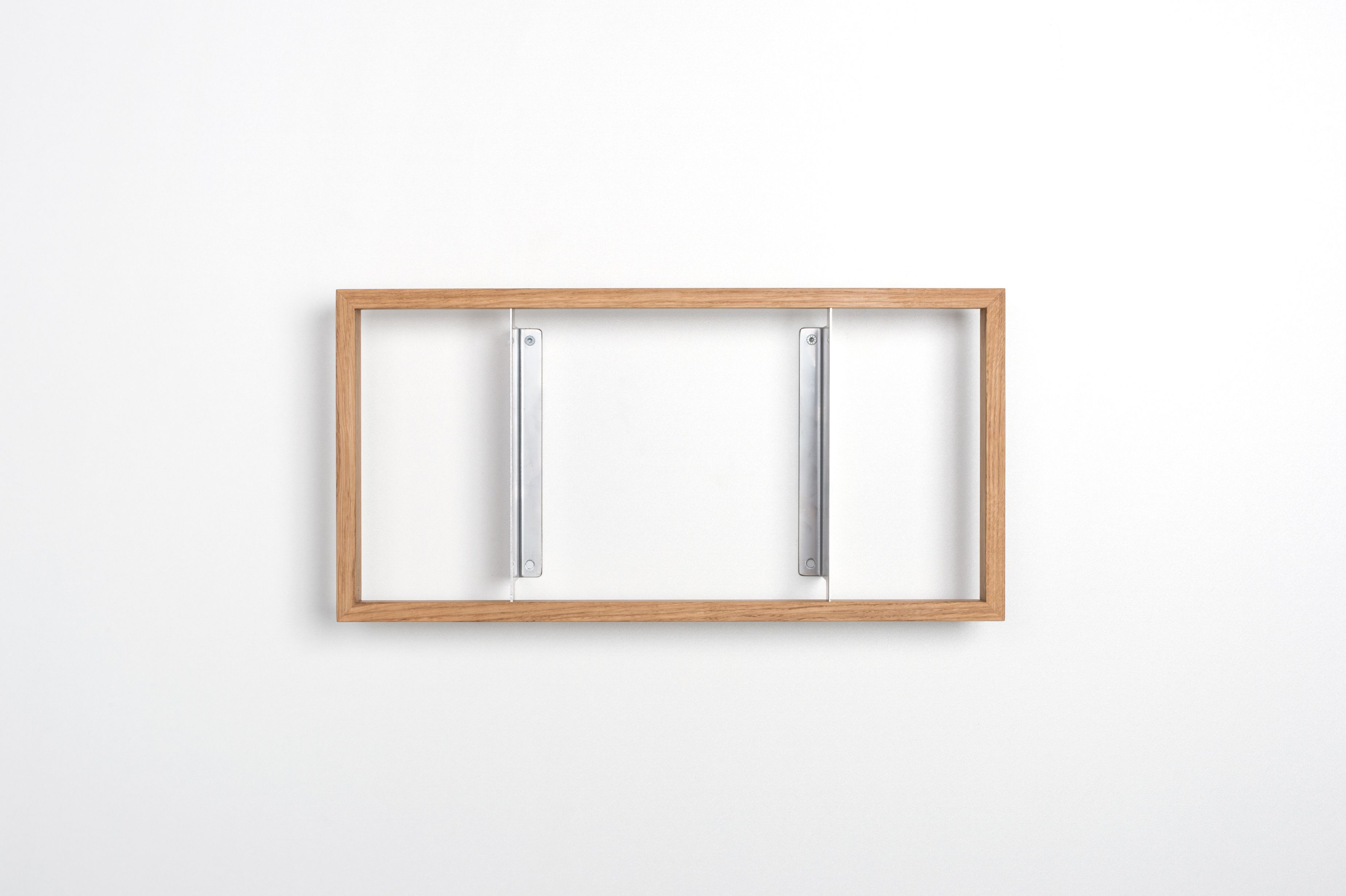 Eiche Regal b5, das kleine b, zur Wandmontage mit Halterungen, modernes Design für Wohnzimmer.