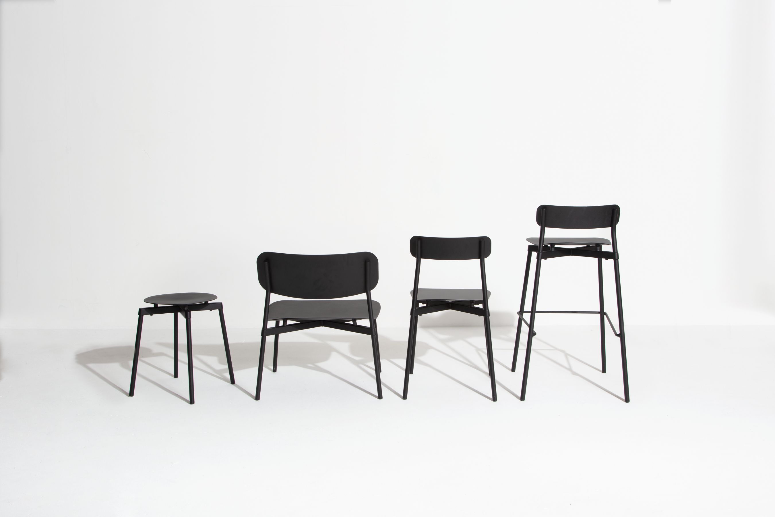 Fromme Barstool Barhocker H 75 cm von Petite Friture in Braunrot, modernes Design für Bar und Küche.