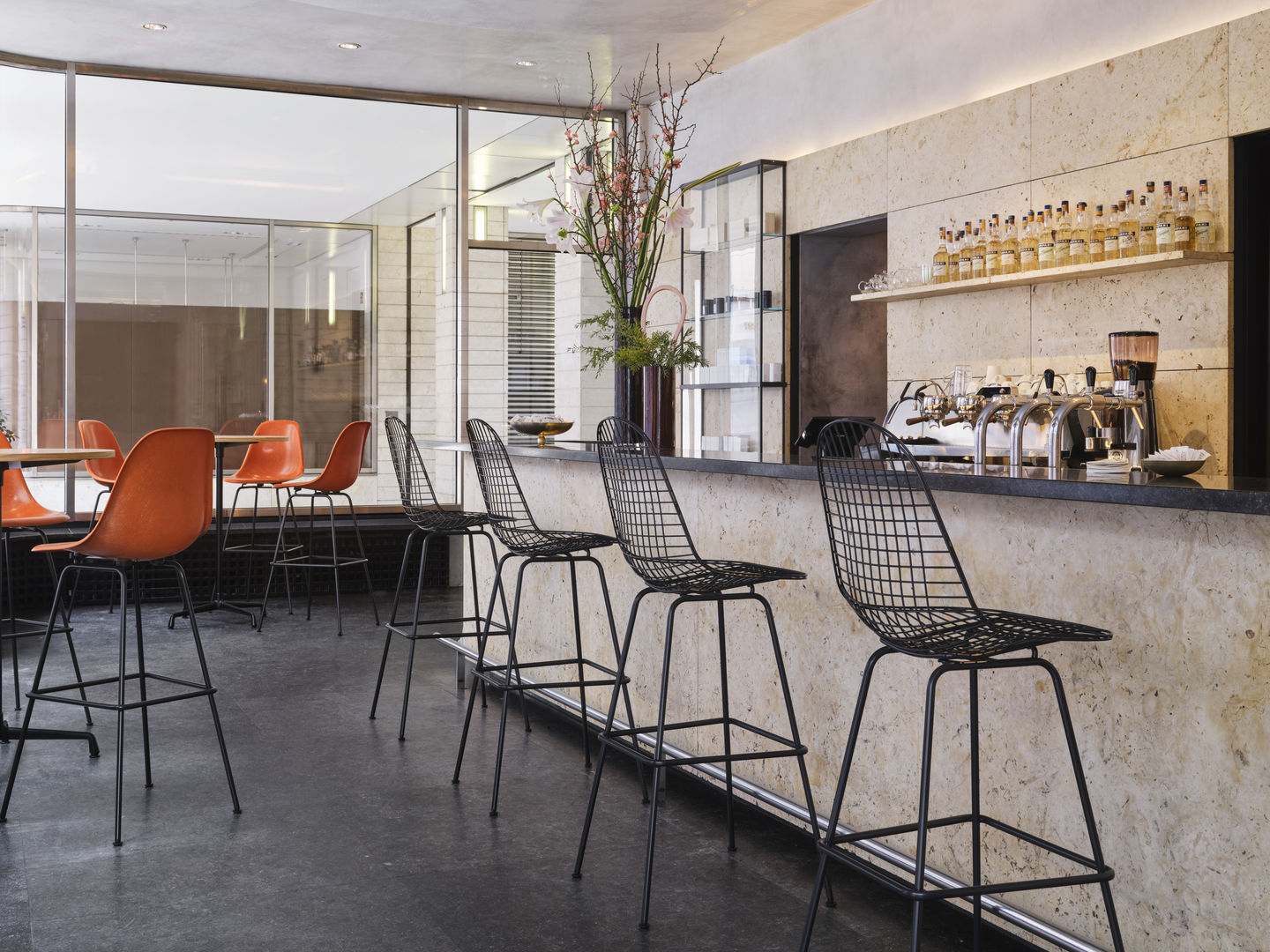 Eames Fiberglass Bar Stool High Barhocker Vitra