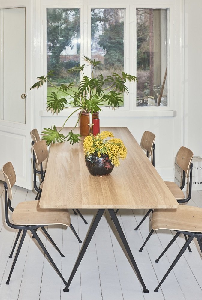 Pyramid Table 02 Esstisch Hay