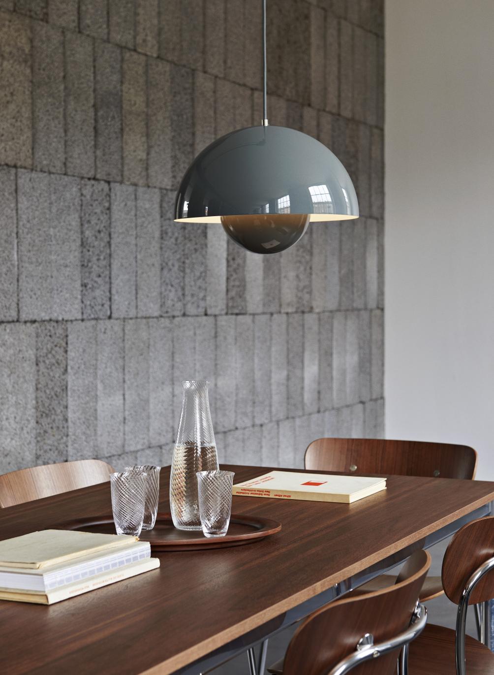 Pavilion AV1 Stuhl AndTradition