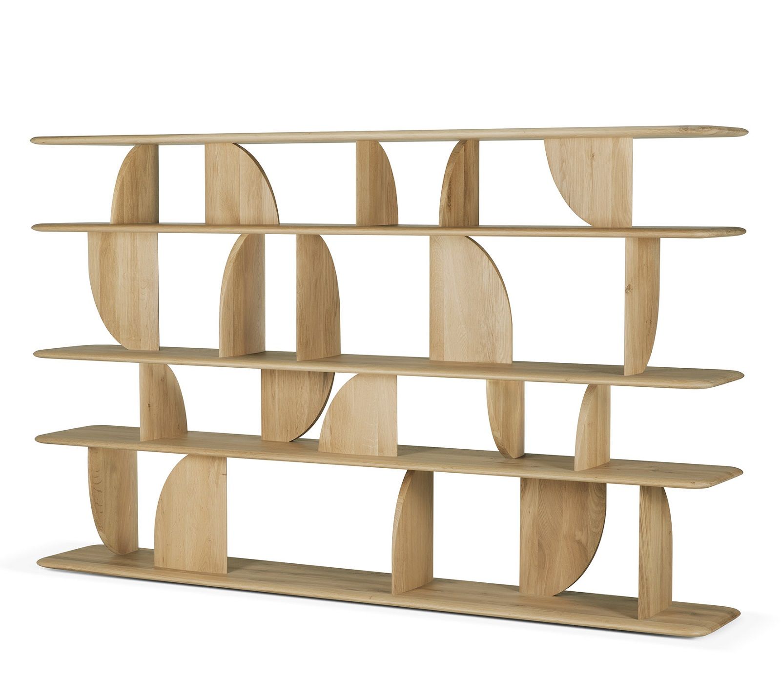 Geometric Regal aus geölter Eiche von Ethnicraft: Modernes Bücherregal mit vier Ablageflächen.