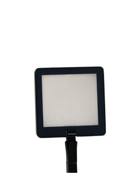 Schwarze Kelvin Edge Tischleuchte von Flos mit quadratischem Leuchtkopf für modernes Arbeitslicht.