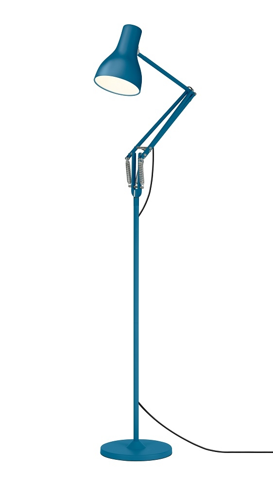 Blaue Type 75 Stehleuchte Margaret Howell Edition von Anglepoise mit verstellbarem Arm.