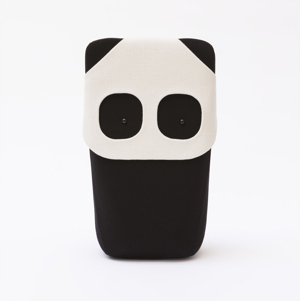 Großes Panda Sitzkissen aus der Zoo Collection von EO Denmark, schwarz-weiß, für Kinderzimmer.