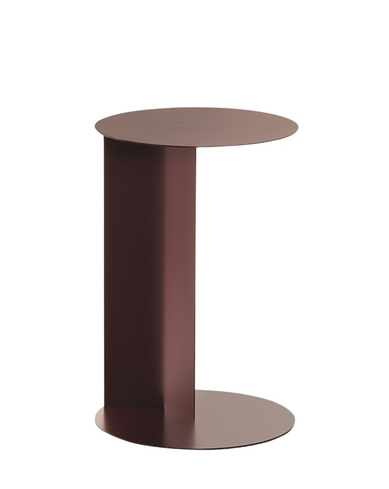 Freistehender, minimalistischer TO Side Table Beistelltisch Plank in Braun, ideal als Nachttisch oder Couchtisch.