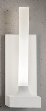 Goodnight Wandleuchte von Kartell: Moderne, weiße Wandlampe mit diffusem Licht für Schlafzimmer und Wohnraum.