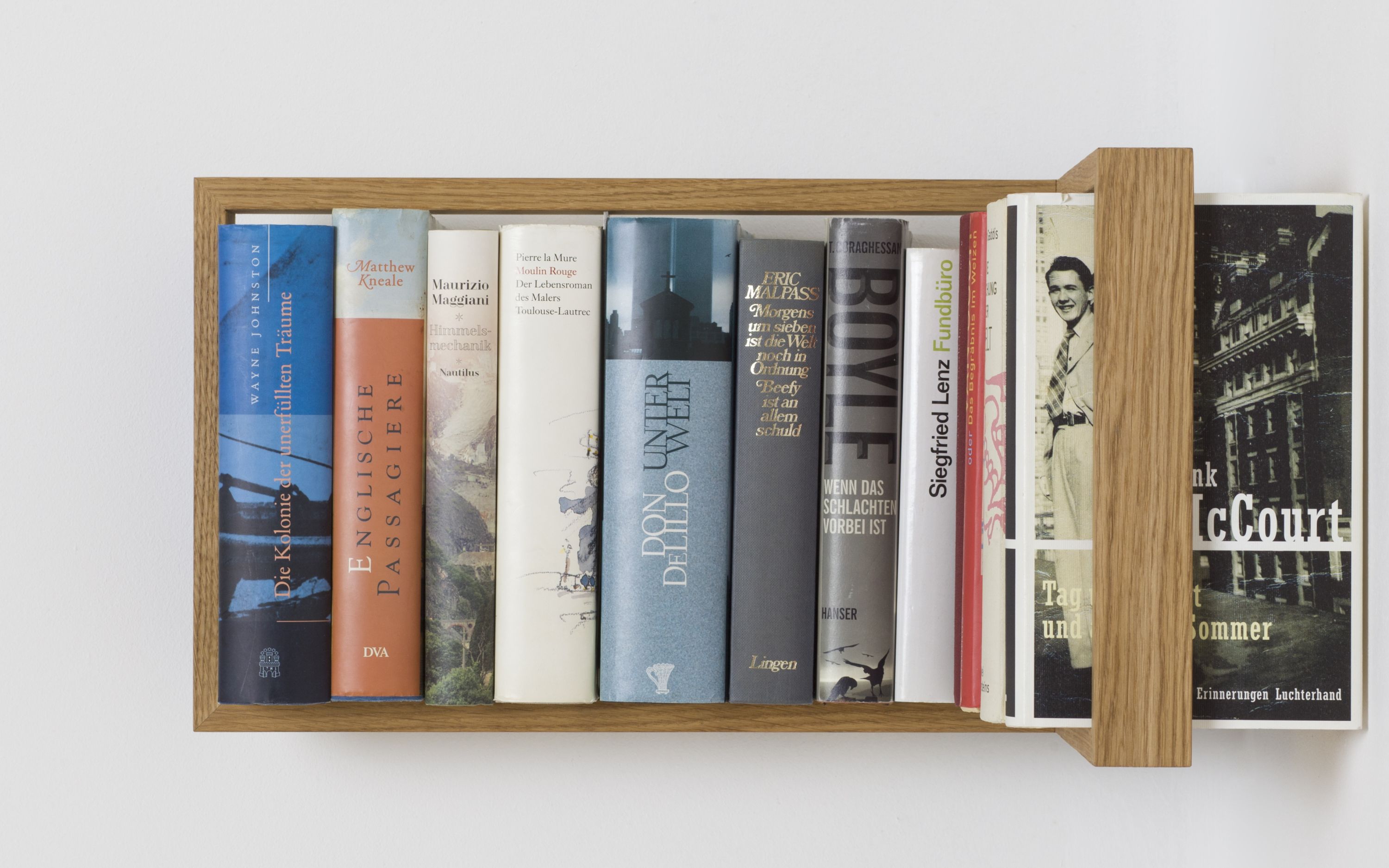 Eiche Regal b-eck2, das kleine b, mit Büchern. Wandregal aus Holz, Bücherregal, Möbel.