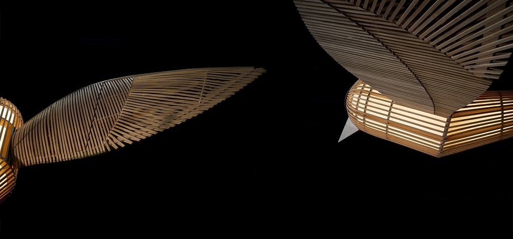 Detailaufnahme der Big Bird Pendelleuchte von LZF Lamps, dimmbare Designerleuchte.