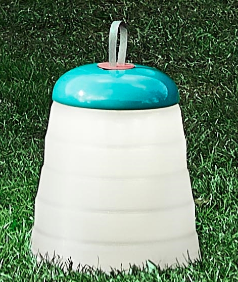 Grüne Cri Cri Tischleuchte von Foscarini, moderne Lampe für Innen und Außen.