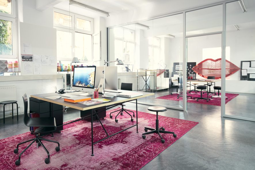 Mr. Round Drehhocker Richard Lampert